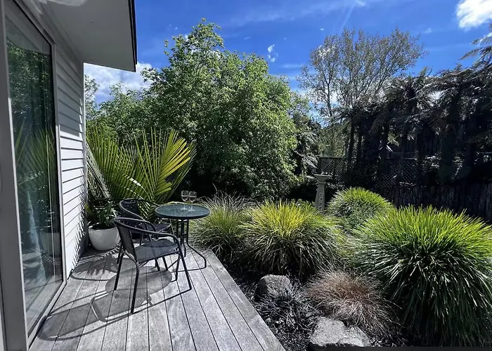 Secluded Okareka Views, Spa, Deck In Rotorua