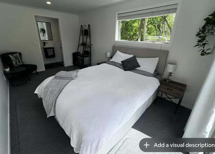 Apartment Secluded Okareka Views, Spa, Deck In Rotorua