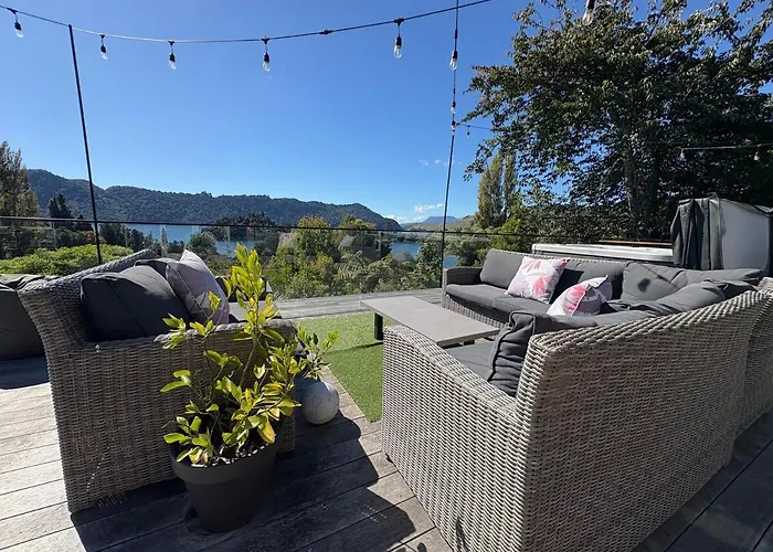 Apartment Secluded Okareka Views, Spa, Deck In Rotorua