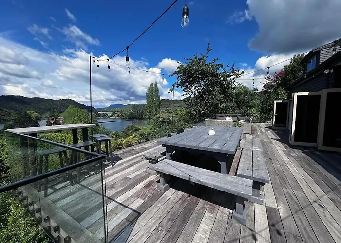 Apartment Secluded Okareka Views, Spa, Deck In *